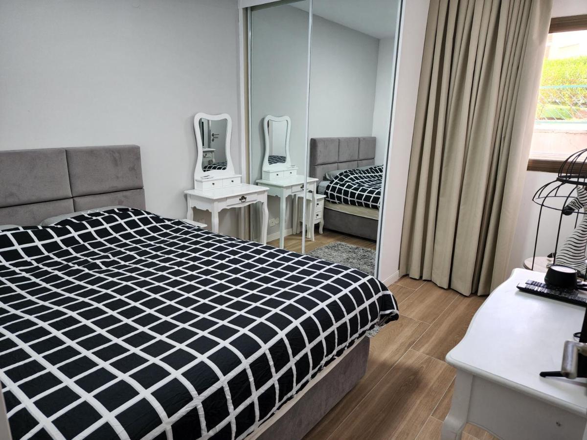 Liz'S Place Ейлат Екстериор снимка